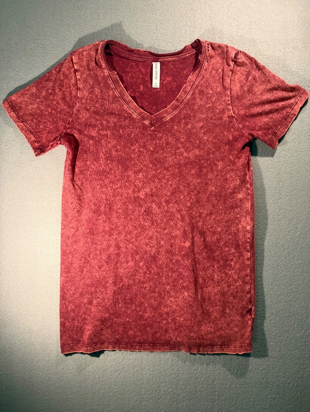 Zenana Outfitters Women's V-Neck Short Sleeve T-Shirt Size Small